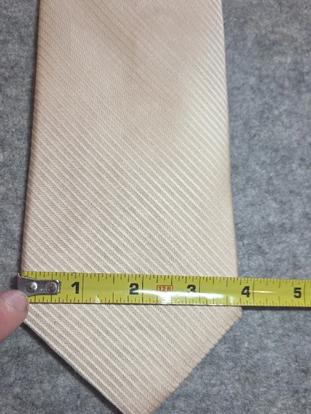 Nicole Miller Men's Light Champagne Textured Striped 100% Silk Tie 4x57.5